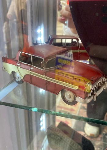 Kırmızı Renkli Oyuncak Araba Modeli - Görsel 3