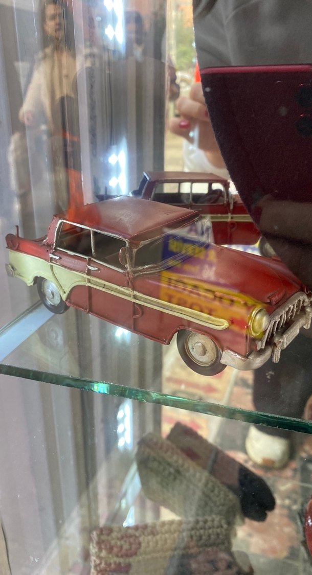 Kırmızı Renkli Oyuncak Araba Modeli - Görsel 3