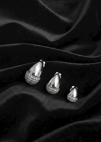 Siyah Mini Parlak Taşlı Küpe Seti - Görsel 3