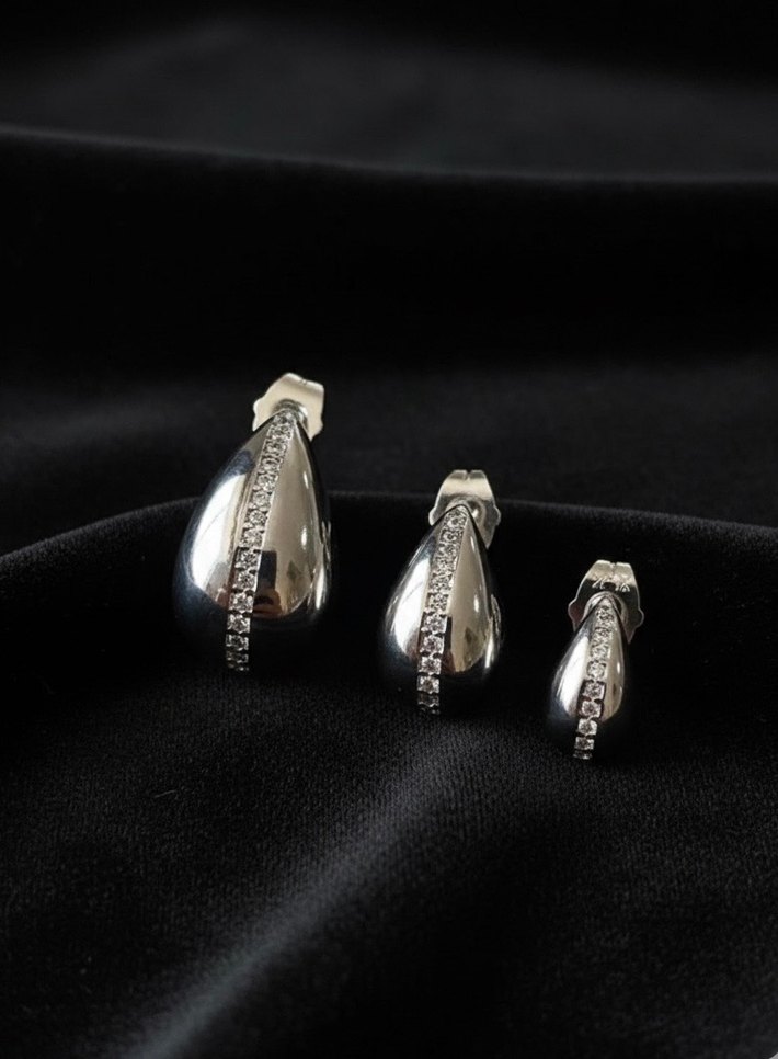 Siyah Mini Parlak Taşlı Küpe Seti - Görsel 4