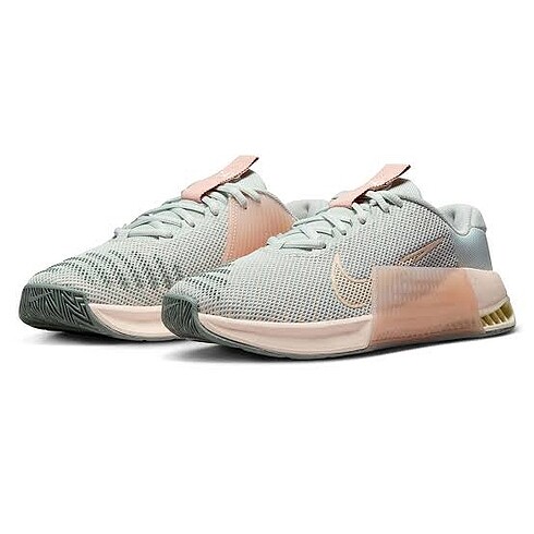 36,5 Beden Nike antrenman ayakkabısı