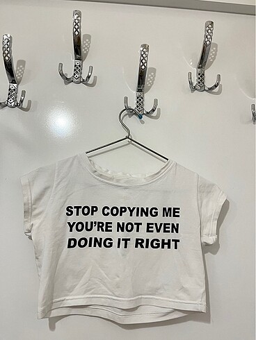 Sloganlı crop