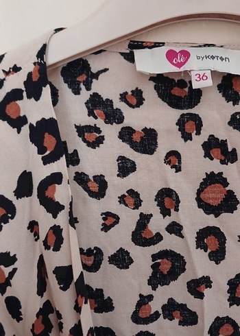 Düğmeli Leopar Desenli V Yaka Bluz - Görsel 2