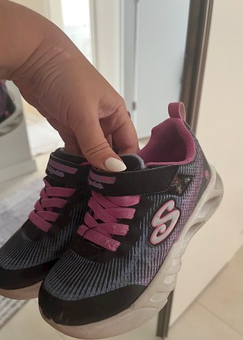 Skechers Kız Çocuk Mor Bağcıklı ve Cırtcırtlı Spor Ayakkabı