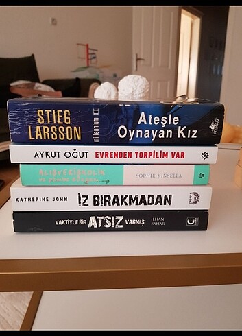Ustam ve ben Elif Şafak, İz bırakmadan, vaktiyle bir atsız varmı