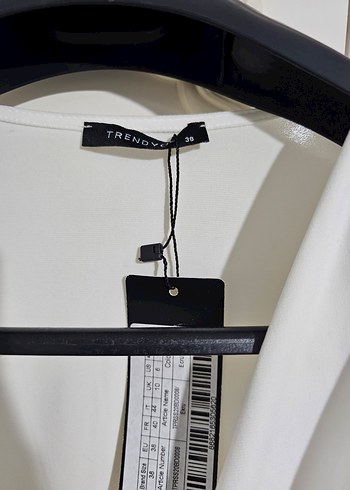 Omuz taş detaylı ekru body - Görsel 5