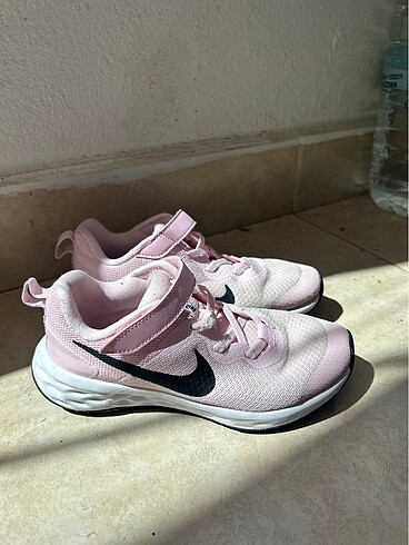 Nike kız çocuk ayakkabı