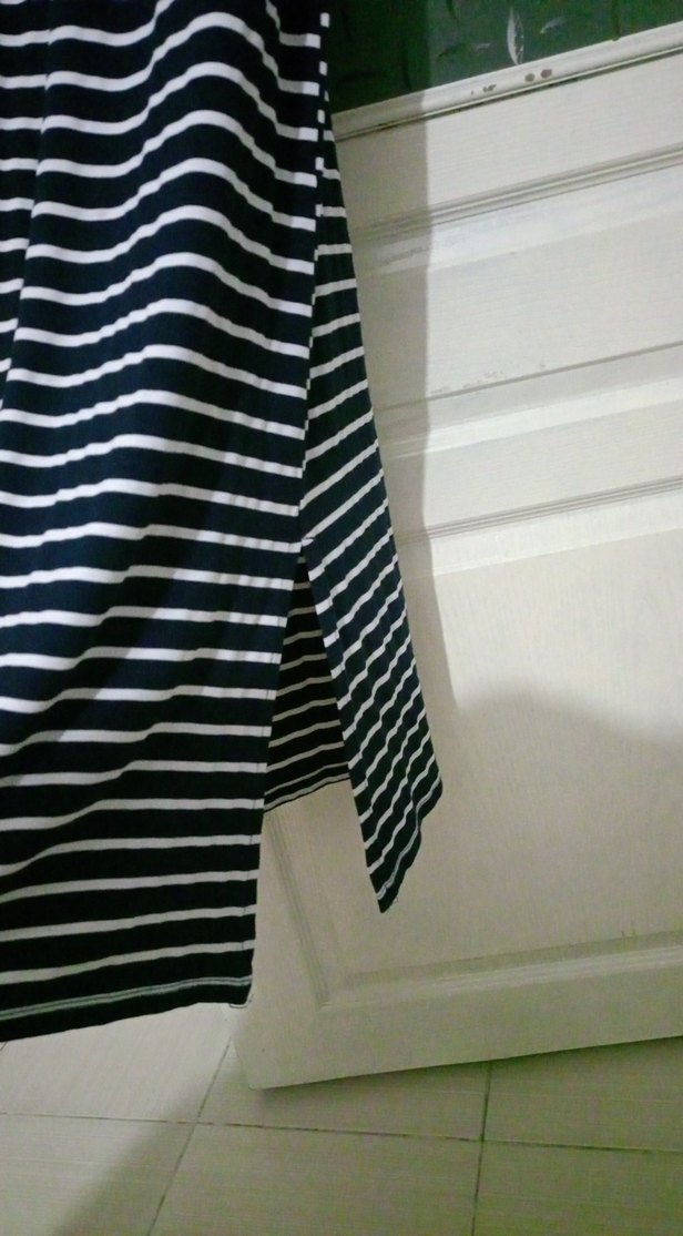 Çizgili V Yaka Uzun Kadın Elbise - Görsel 3