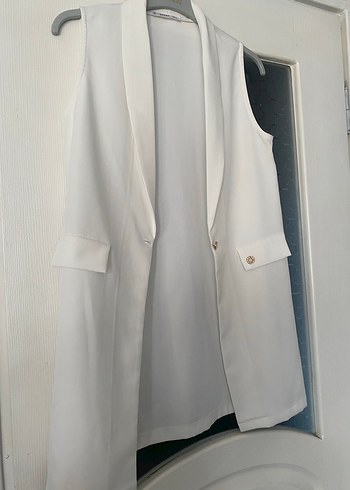 Düğmeli Beyaz Kolsuz Kadın Blazer - Görsel 4