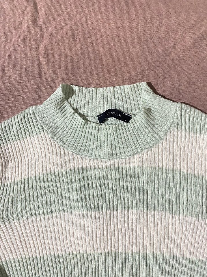 Beyaz-Yeşil Çizgili Uzun Kollu Triko Kazak - Görsel 2