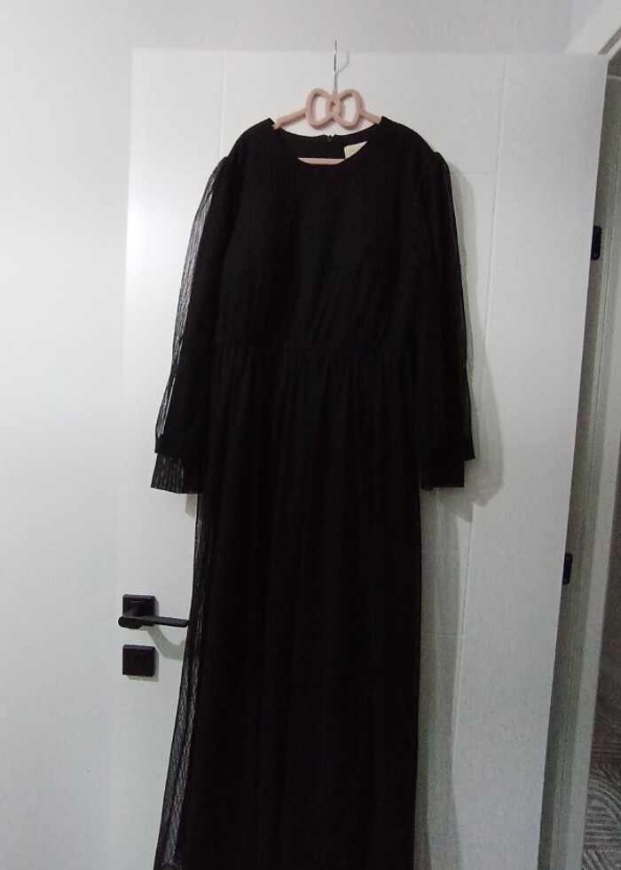 Siyah tüllü  elbise  - Görsel 2