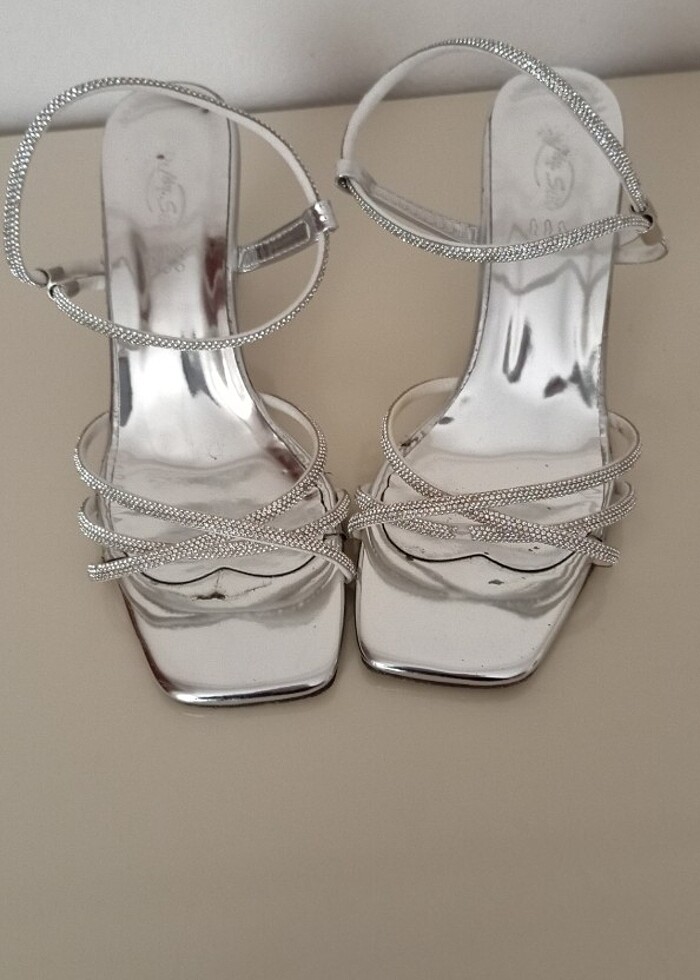 Gümüş rengi topuklu ayakkabı  - Görsel 3