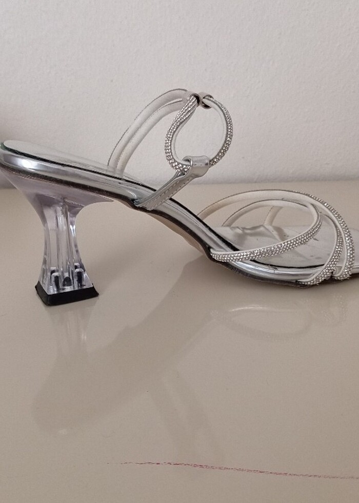 Gümüş rengi topuklu ayakkabı  - Görsel 2