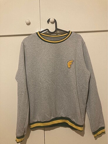 Bisiklet yaka sweatshirt