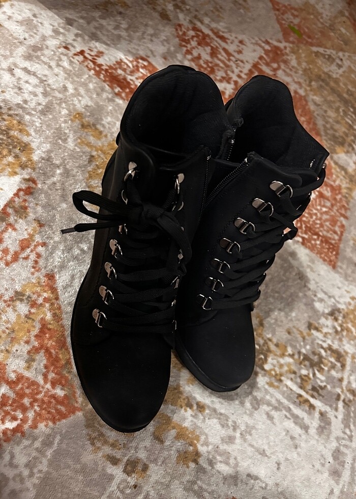 37 numara kadin bot - Görsel 4