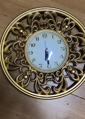 Altın Renkli Dekoratif Duvar Saati
