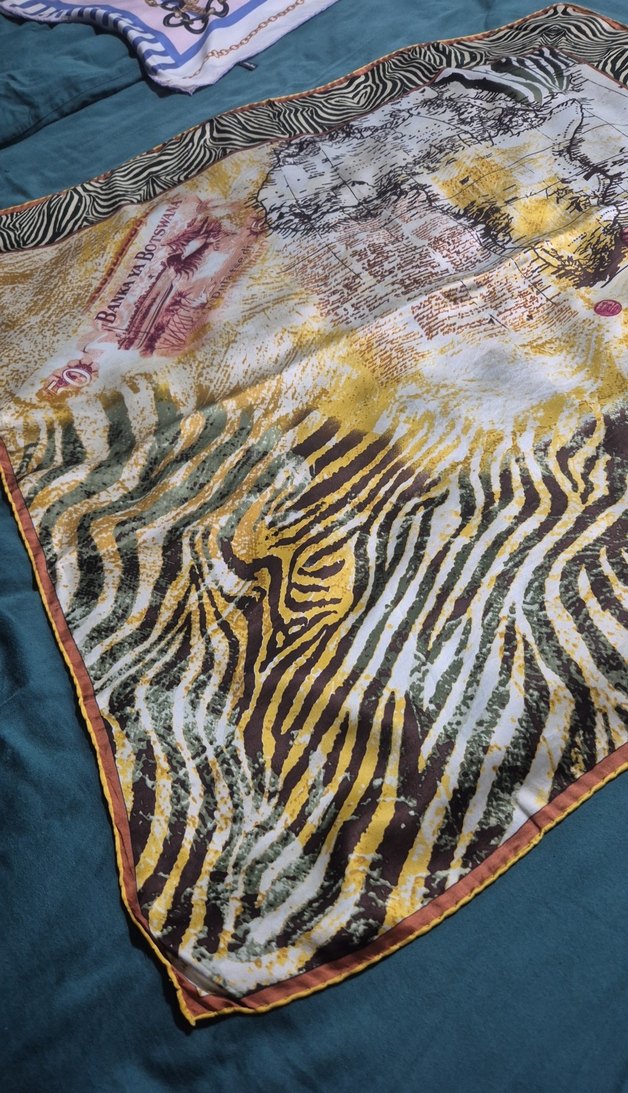 Aker marka %100 saf ipek eşarp - Görsel 3