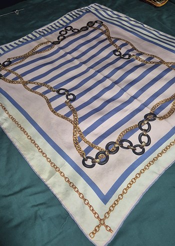 Zincir Detaylı Mavi İpeksi Kadın silk home eşarp - Görsel 3