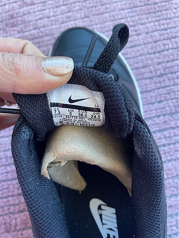 38,5 Beden siyah Renk Nike ayakkabı