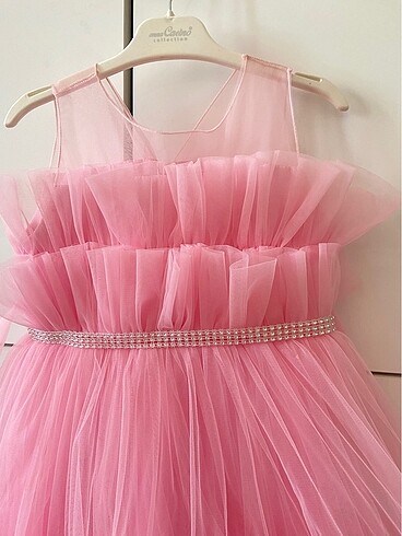 Pembe gelinlik