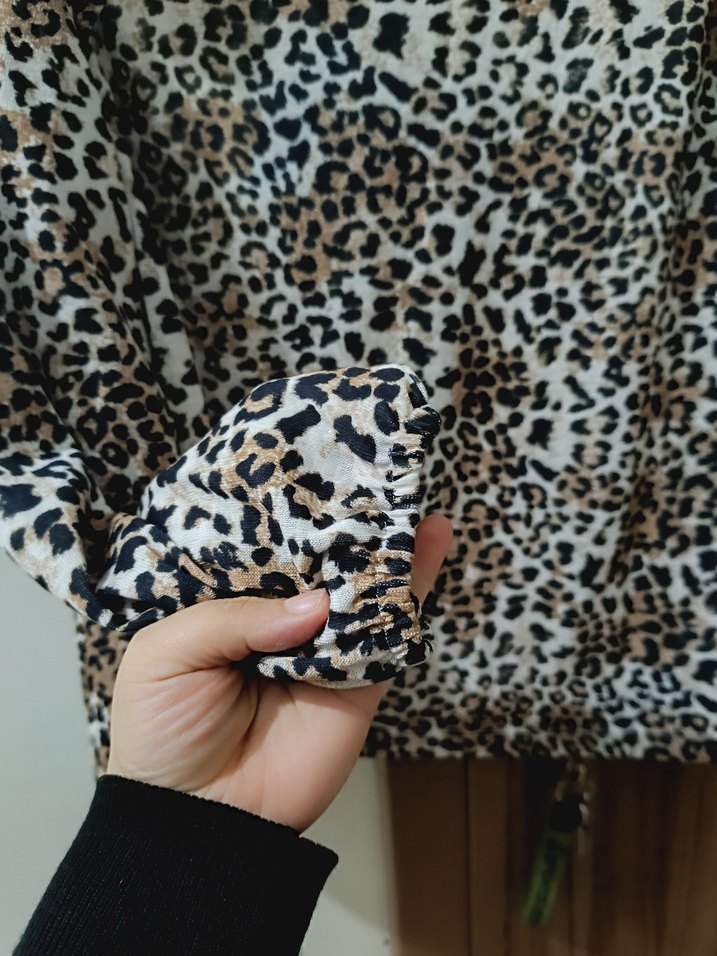 Kahverengi Leopar Desenli Kadın Bluz - Görsel 2