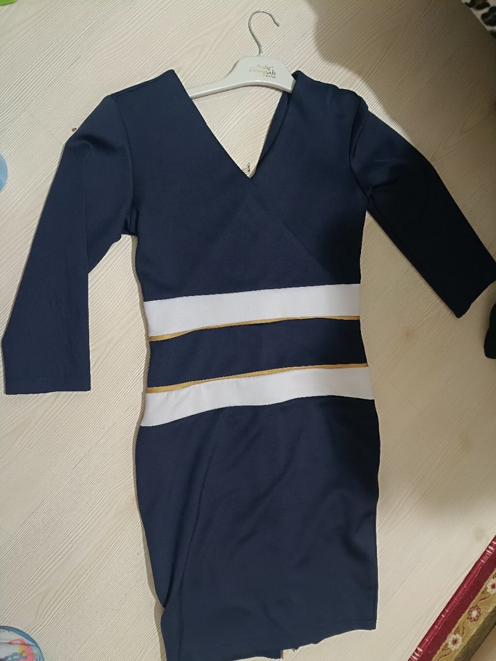 V Yaka Midi Kalem Elbise - Görsel 4