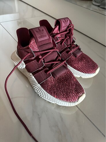 Adidas spor ayakkabı