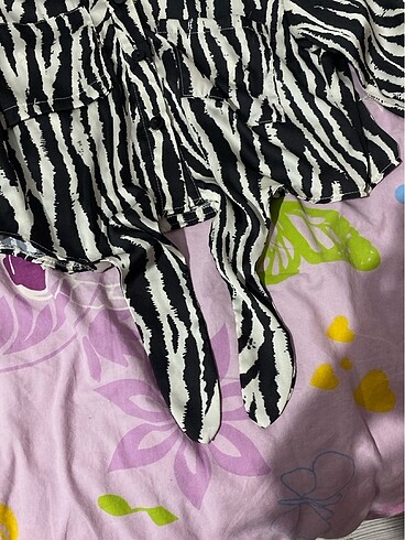 Quzu önden bağlana detaylı zebra desenli saten gömlek