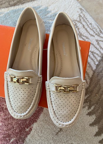 Beyaz Tokalı Kadın  Babet - Görsel 4