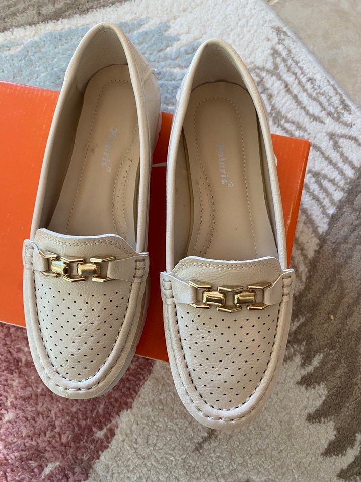 Beyaz Tokalı Kadın  Babet - Görsel 4