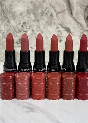 Avon Koyu Kırmızı Mat Ruj Seti