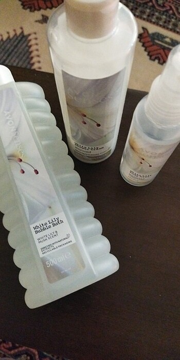 Beyaz Zambak köpük duş Jeli ve vücut spreyi  - Görsel 2