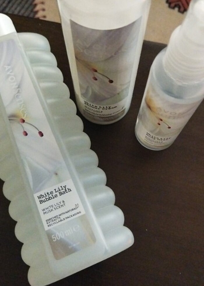 Beyaz Zambak köpük duş Jeli ve vücut spreyi  - Görsel 3