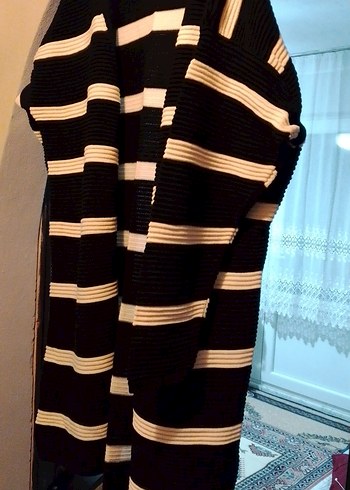 Kadın Siyah Beyaz Çizgili Midi Hırka - Görsel 2