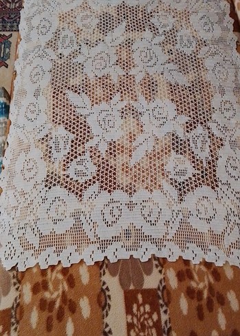 El Yapımı Dantel Masa Örtüsü - Görsel 2