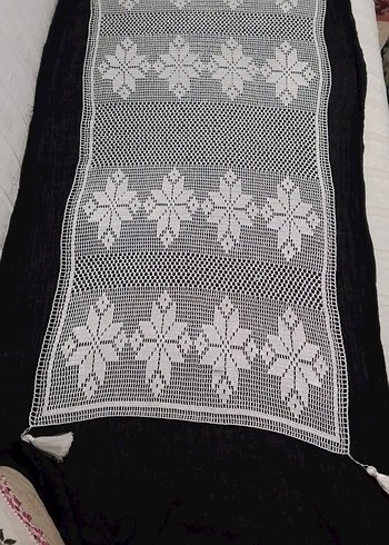 El İşi Örgü Çiçek Desenli Masa Örtüsü - Görsel 4