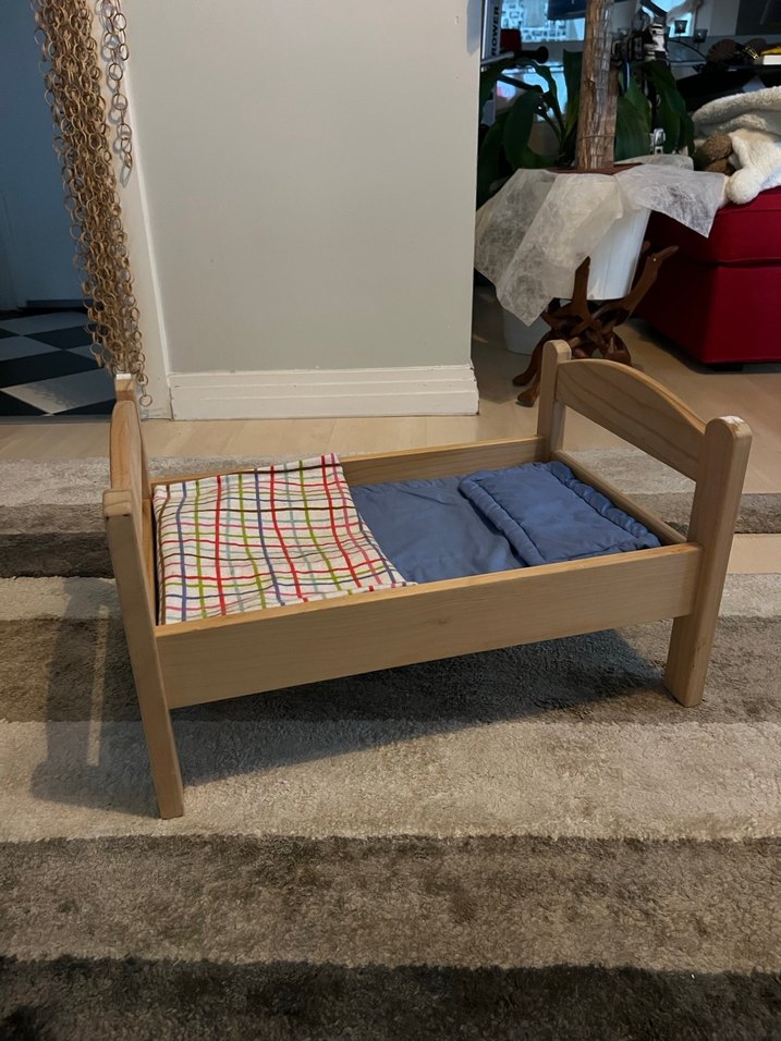 İKEA Ahşap Yatak (kedi yatağı) (oyuncak) - Görsel 2