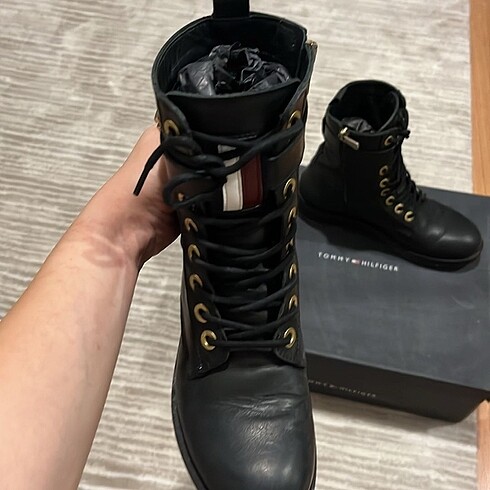 36 Beden Tommy hilfiger bot