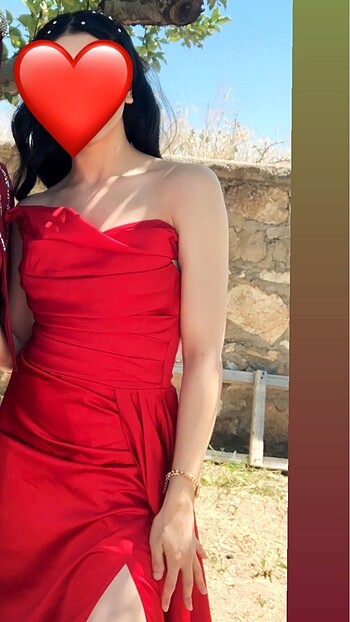 Kırmızı uzun abiye