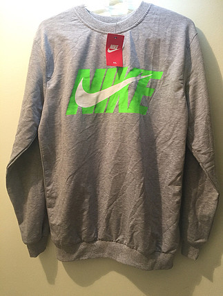 Nike L beden gri sweatshirt erkek bedenleri mevcuttur 