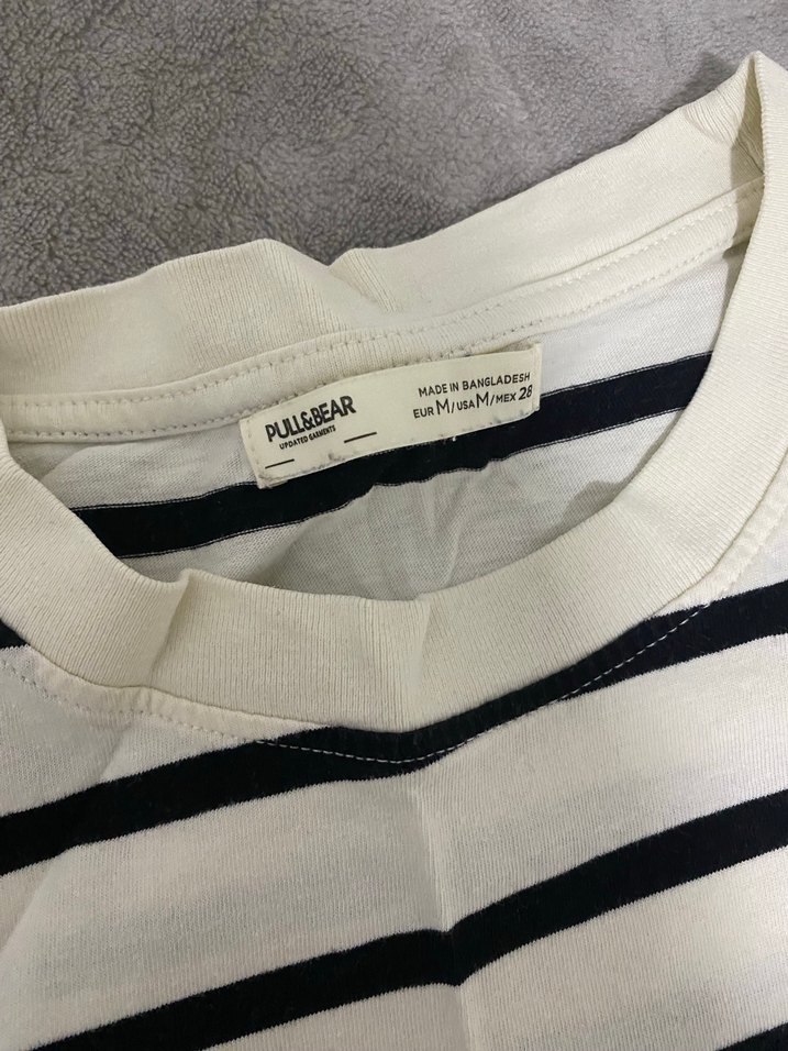 Kadın Beyaz Siyah Çizgili Kayık Yaka Tişört - Görsel 3