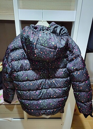 Hummel Hummel siyah,renkli uzay temalı mont