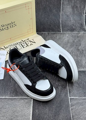 tek ebat Beden çeşitli Renk Alexander McQueen Siyah Beyaz Erkek Sneaker