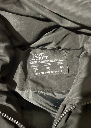 Siyah Kapüşonlu Kadın Kışlık mont - Görsel 2