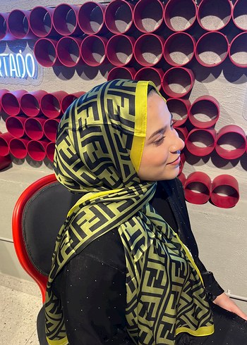 Fendi Vual İpek Şal