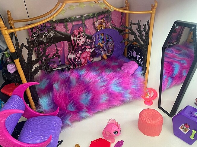 Monster high clawdeen wolf bedroom