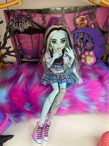 Monster high basic frankie stein