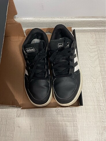 Adidas spor ayakkabı