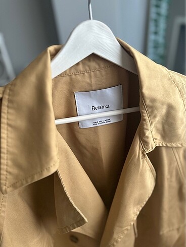 s Beden Bershka Trençkot