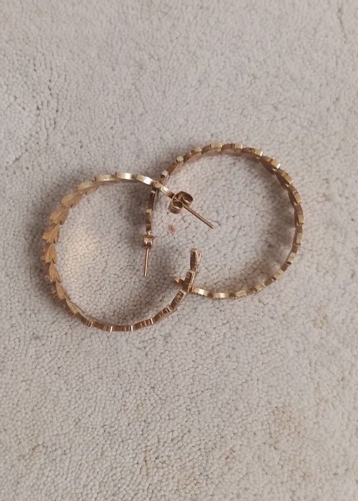 çelik altın renk küpe - Görsel 4